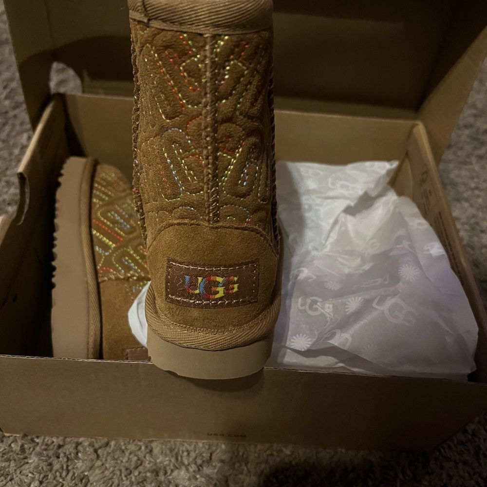 Toddler Uggs size 6